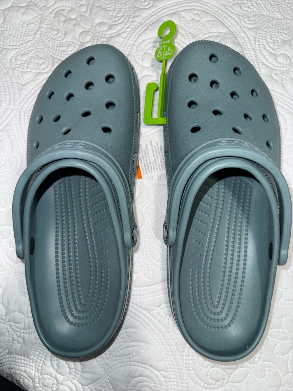 M nwt Classic Crocs sz 12 $50